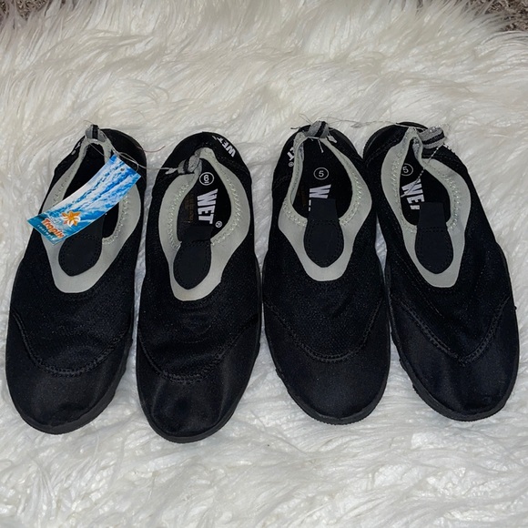 10/$35🏷️❤️NWT wet tropix wet shoes size 5 & 6 water shoes comfy black/grey cute - Picture 1 of 7